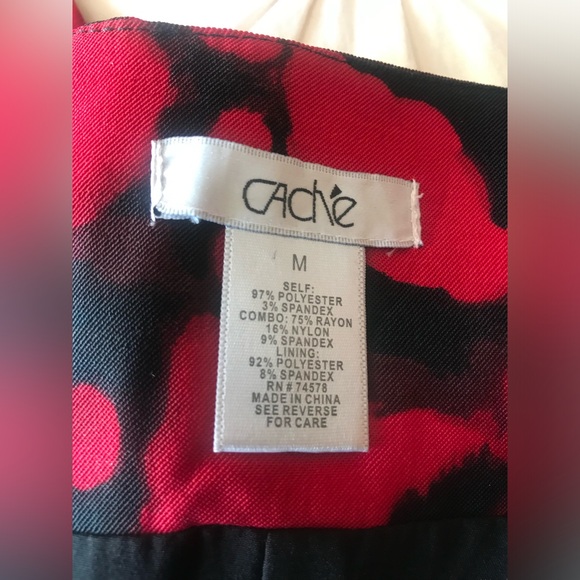 Cache black and rend print top in great condition. Stretchy on the sides. Size M - Picture 9 of 9